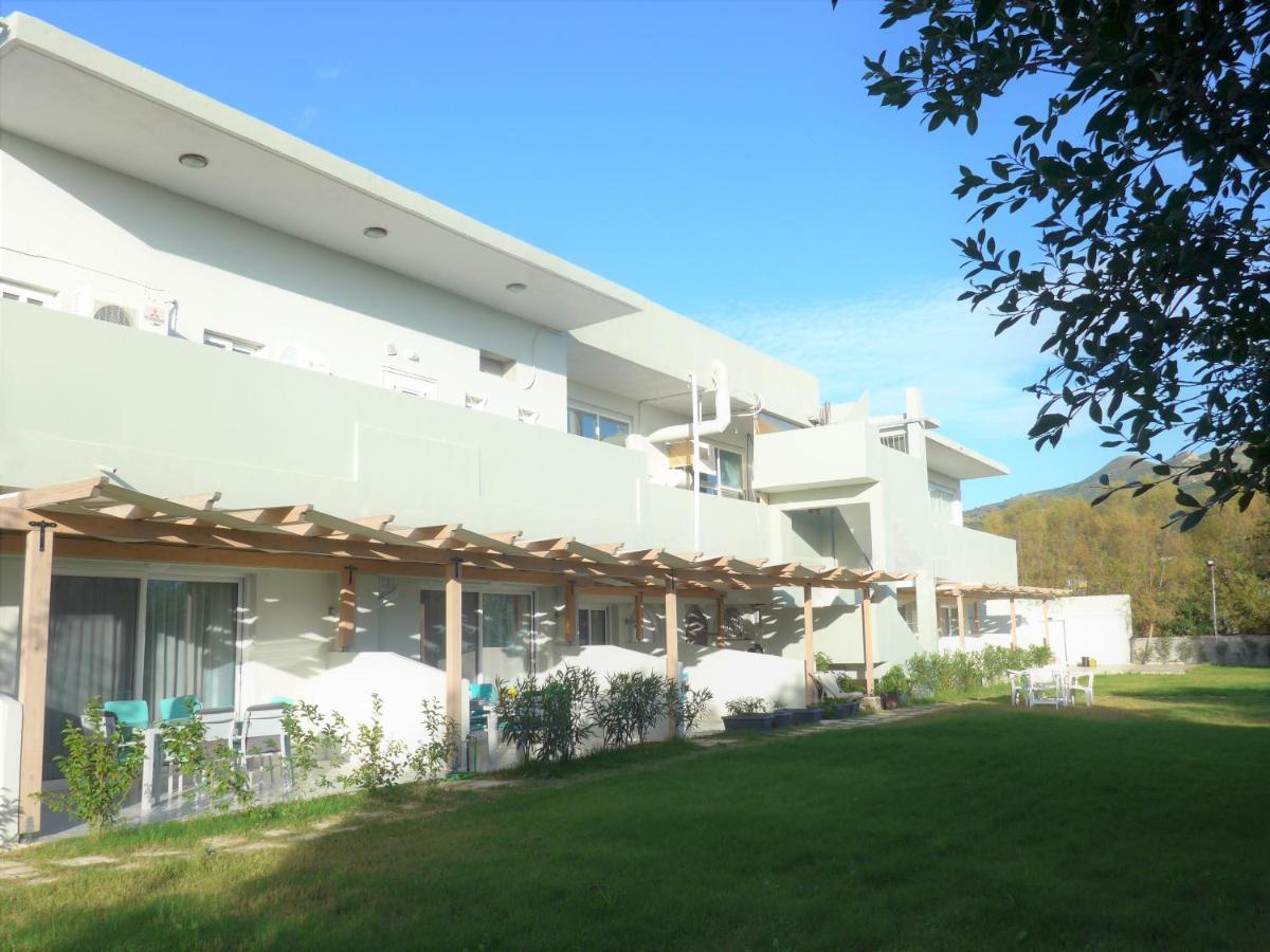 Kalamaki Plaza Apartments ภายนอก รูปภาพ