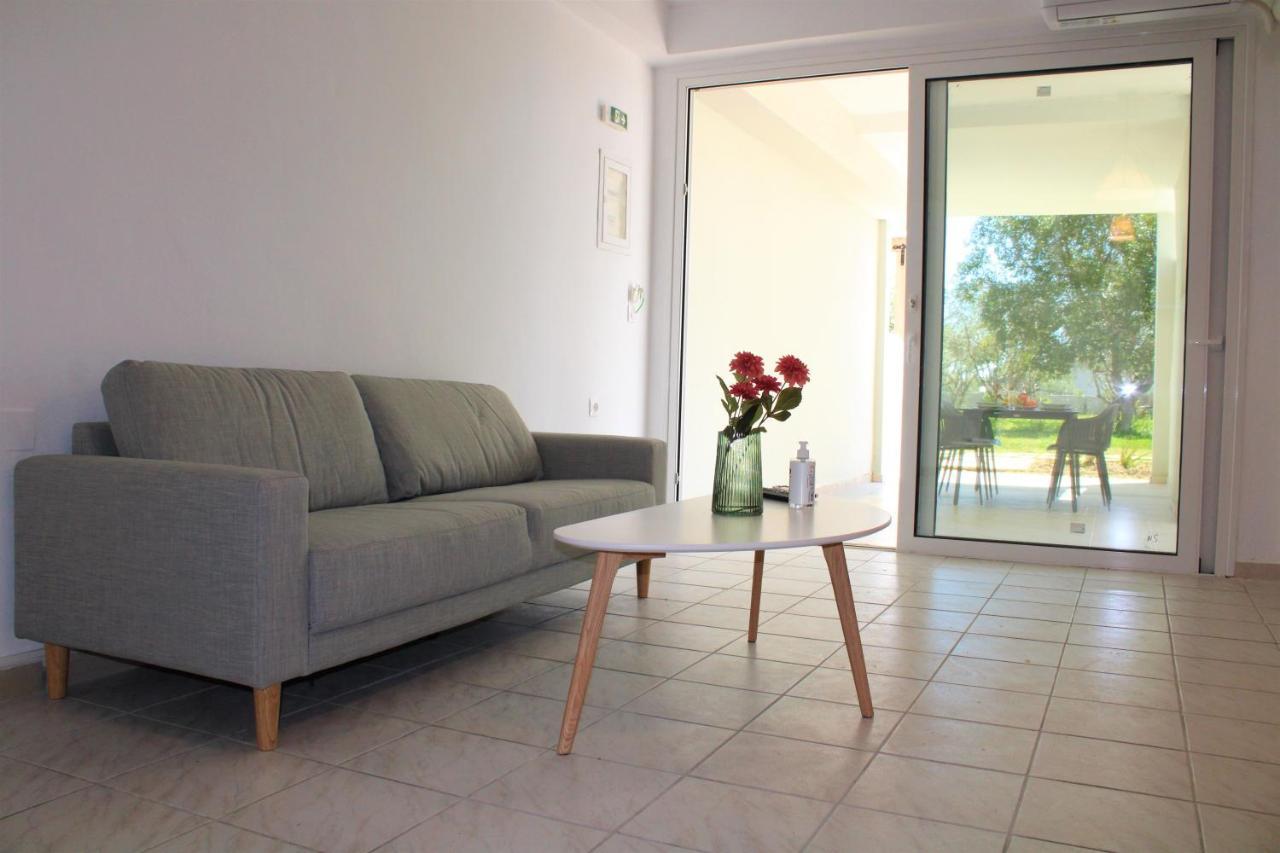 Kalamaki Plaza Apartments ภายนอก รูปภาพ